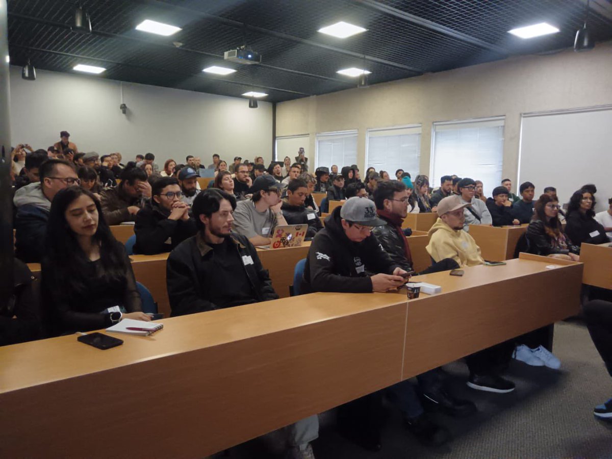 🎤 ¡Arrancan los ciclos de formación del Área en Vivo Lab 2025!

Hoy dimos inicio a una nueva etapa en la construcción de una Bogotá más vibrante, conectada y líder en entretenimiento en vivo.

🧠 En esta primera jornada nos reunimos para fortalecer capacidades empresariales,