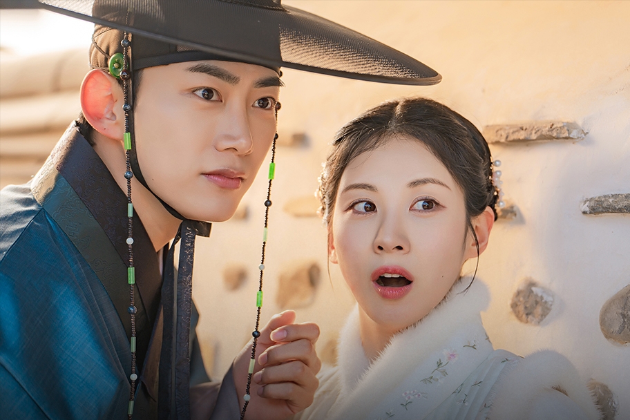 soompi's tweet photo. "#TheFirstNightWithTheDuke" Heads Into Final 2 Weeks On Steady Ratings
https://t.co/CEwQUhIR9O https://t.co/nMpTEd5Le5