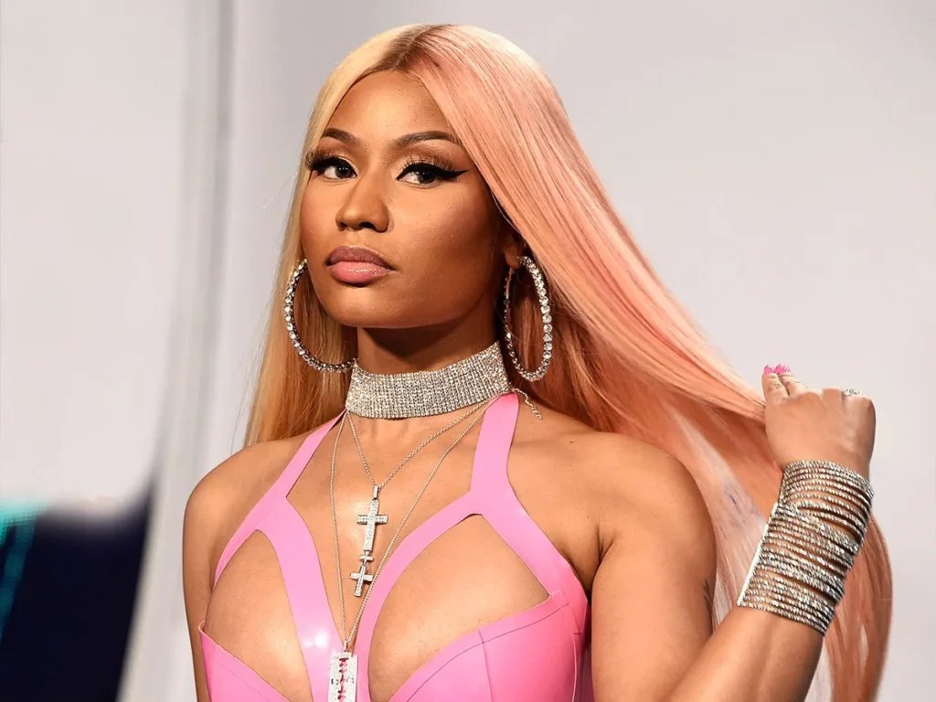updatecharts's tweet photo. DIVA: Nicki Minaj NÃO FOI AFETADA pela retirada de streams suspeitos no Spotify e ainda recebeu mais execuções do que no dia anterior. https://t.co/IoB7m3oDit