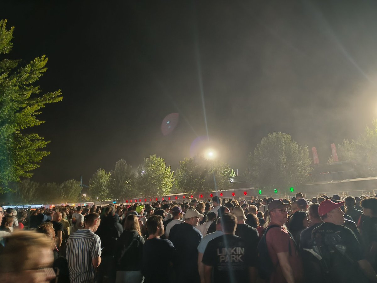 Wie dacht bij <a href="/RockWerchter/">Rock Werchter</a> dat dit een goede manier was om de wei te laten leeglopen?