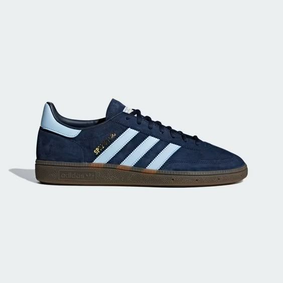 BAdidasy's tweet photo. Love ’em! 😄
 Link https://t.co/kqHg5y1Hqr
#jastipadidas #adidasfootwear #handmadeshoes #Heels #stripes #sneakerfreak #Boots #Streetwear #adidasforum #footwear https://t.co/ls2lEwqe64