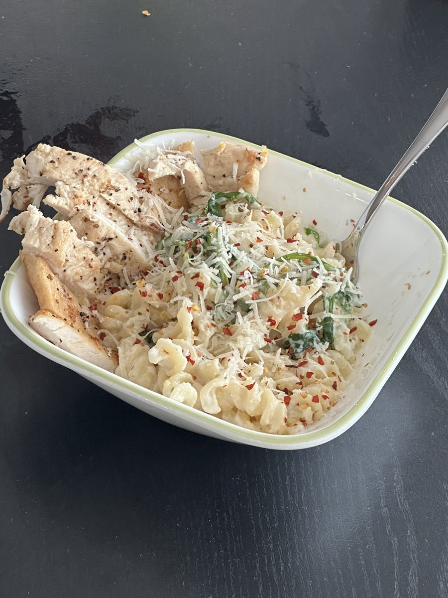 WhosAztro's tweet image. i’m back to working da stove wit a lil summer pasta