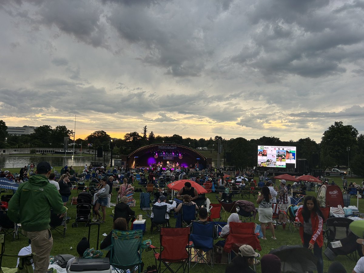 NassauExec's tweet image. Chicken Head Rocks on stage now, turning into a beautiful night to celebrate America!🇺🇸
Face to face next followed by fireworks. @TDBank_US