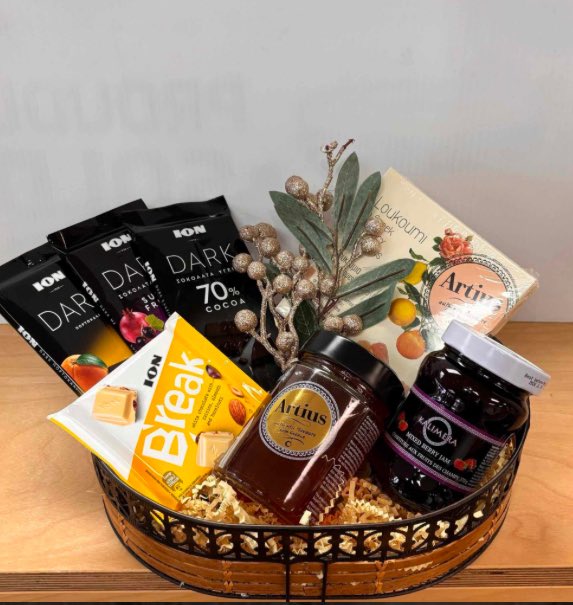 pfragiskatos's tweet image. Stopped by Karpos Mediterranean Style Dried Nuts & Fruits today in Wortley for some desserts. But they have a variety of things to choose from too. It’s a great family business with an inspiring story. Definitely worth a visit. #ldnont
