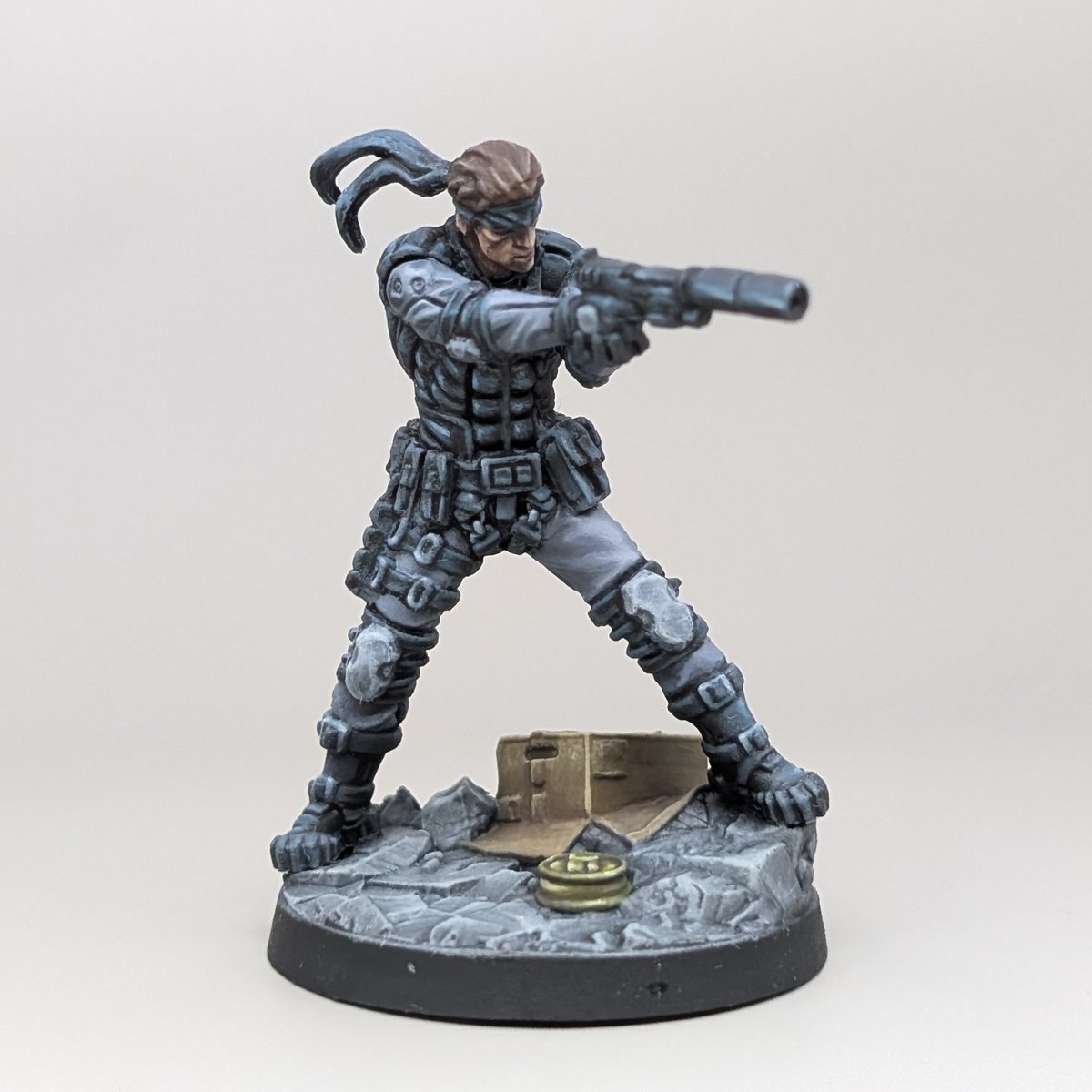 NemesisLdJpn's tweet photo. メタルギアのボードゲームの、ソリッド・スネークをペイントしました。うーん、文句無しにカッコいいです！
『あいにく、俺は自分の遺伝配列に何が書かれているかなど知らない』 https://t.co/ZhDin9fBtk