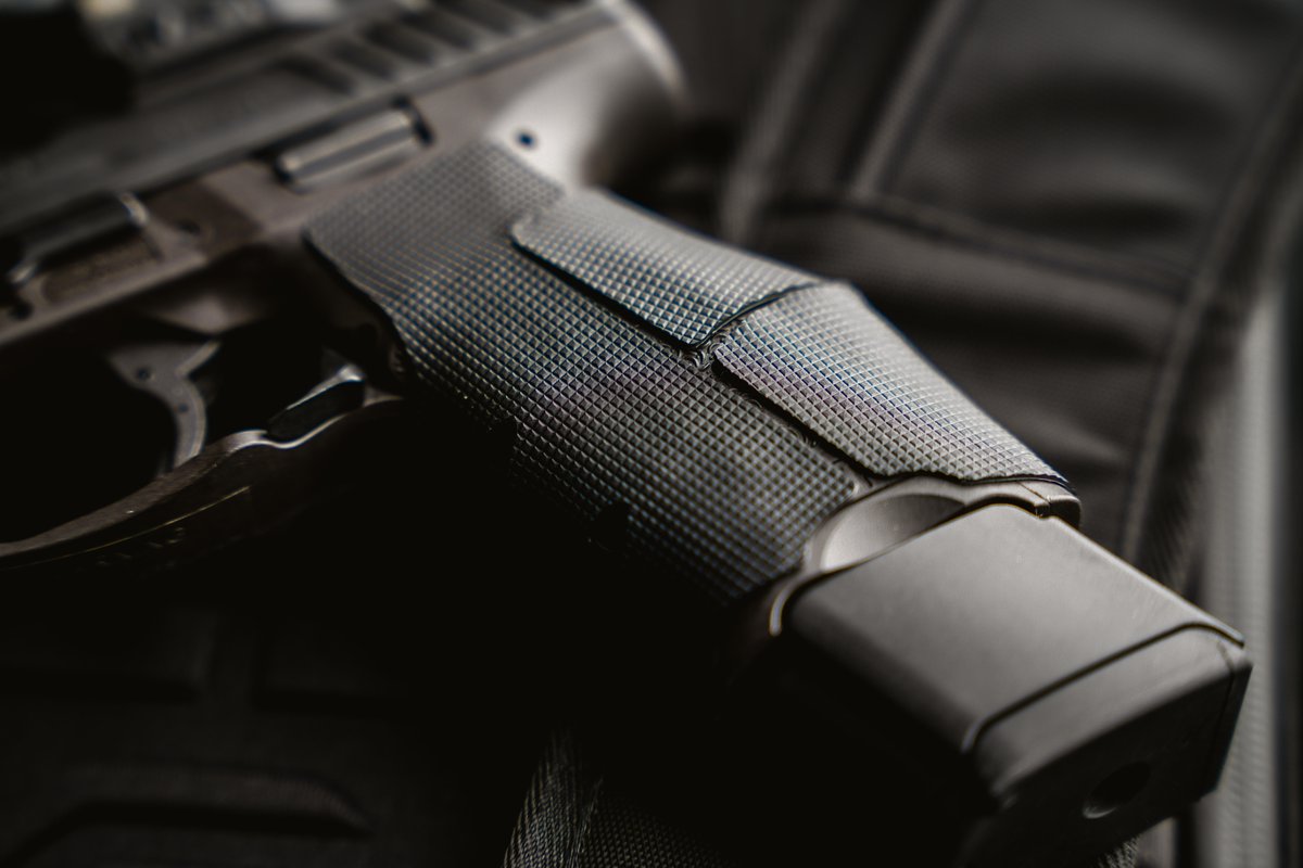 HogueUSA's tweet image. There's something about the geometry of the @hecklerandkoch VP9 paired with the Block Rubber texture that makes this combo pop. 🔥