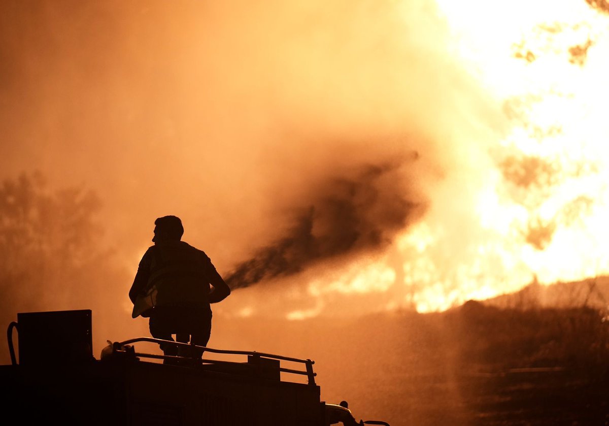 Son bir haftada 624 yangından tam 621’ini kontrol altına aldık.  

Devam eden 3 yangını da gayretle söndüreceğiz. Birlikte yeşerteceğiz. 

🇹🇷 Bu Vatan bizim. Bu mücadele hepimizin. 
#İzmir #Urla #Ödemiş #YeşilVatan