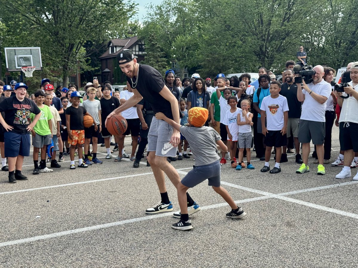 Saint Paul Parks and Recreation (@saintpaulparks) on Twitter photo We are at our best when we are in community. Thanks to <a href="/ChetHolmgren/">chet holmgren</a> and the <a href="/okcthunder/">OKC THUNDER</a> for creating an incredible opportunity for young people and families at Oxford Community Center to spend the day with a true champion on and off the court. We are at our best when we are in community. Thanks to <a href="/ChetHolmgren/">chet holmgren</a> and the <a href="/okcthunder/">OKC THUNDER</a> for creating an incredible opportunity for young people and families at Oxford Community Center to spend the day with a true champion on and off the court.