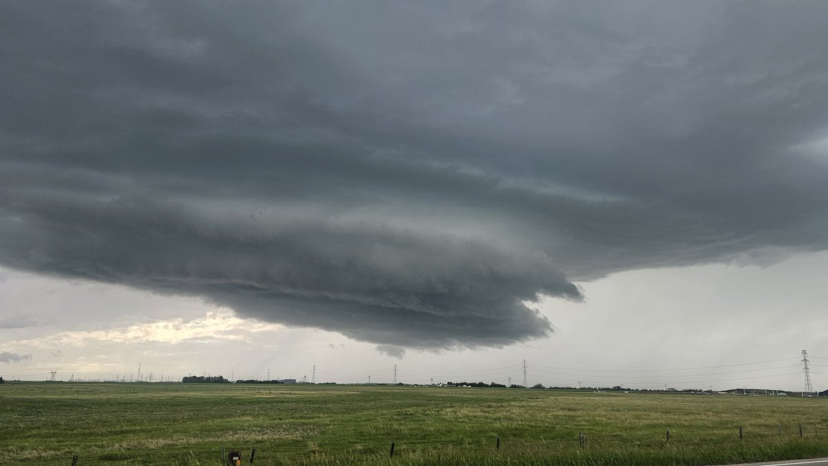 At Langdon, AB. 17:50 looking W.