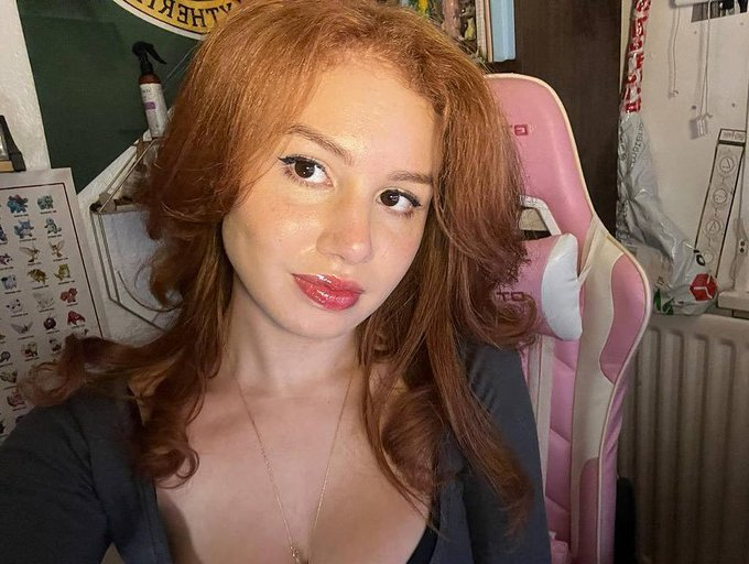 Amelia Gronhelm βοΈπ (@gronhelm) on Twitter photo Do you think I'm cute? Do you think I'm cute?