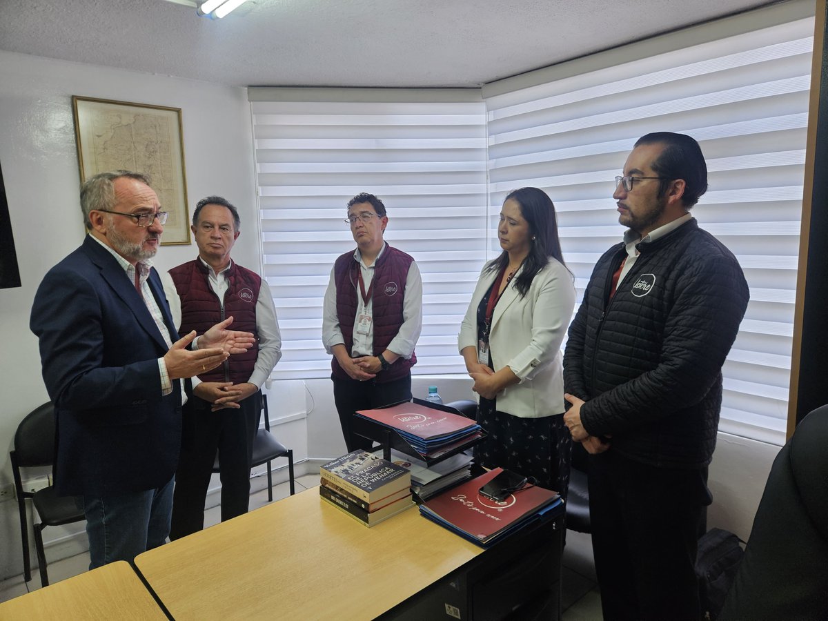 🤝Autoridades del Instituto de la Cruz Roja Ecuatoriana #ISTCRE y los delegados de <a href="/UNIRuniversidad/">Universidad Internacional de La Rioja (UNIR)</a>, Dr. <a href="/HerreraGomez66/">Manuel Herrera Gomez</a> y <a href="/jorgeloayza25/">Jorge Loayza</a>, se reunieron para coordinar la ampliación de los planes de cooperación interinstitucional. 

Se programó la participación de docentes y