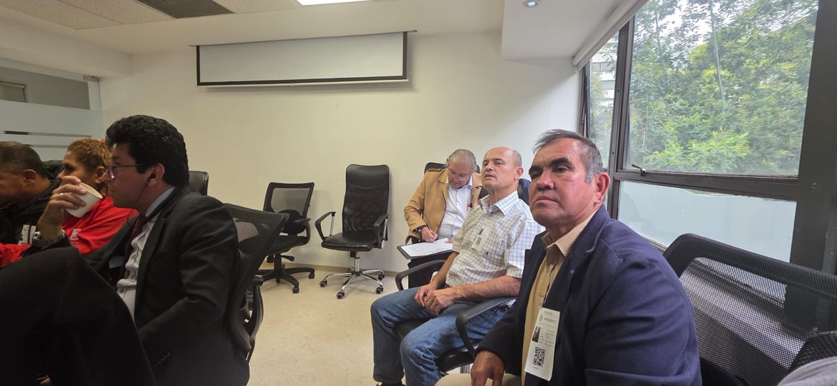 FedeBogotaJAC's tweet photo. 📍 Hoy se realizó el Encuentro de las Asojuntas de Bogotá D.C. y @MinAmbienteCo
🗣️ Un espacio de análisis y propuestas sobre el ordenamiento ambiental en la Sabana de Bogotá 🌱
#Asojuntas #Bogotá #OrdenamientoTerritoria https://t.co/IZ2YD8yZwr