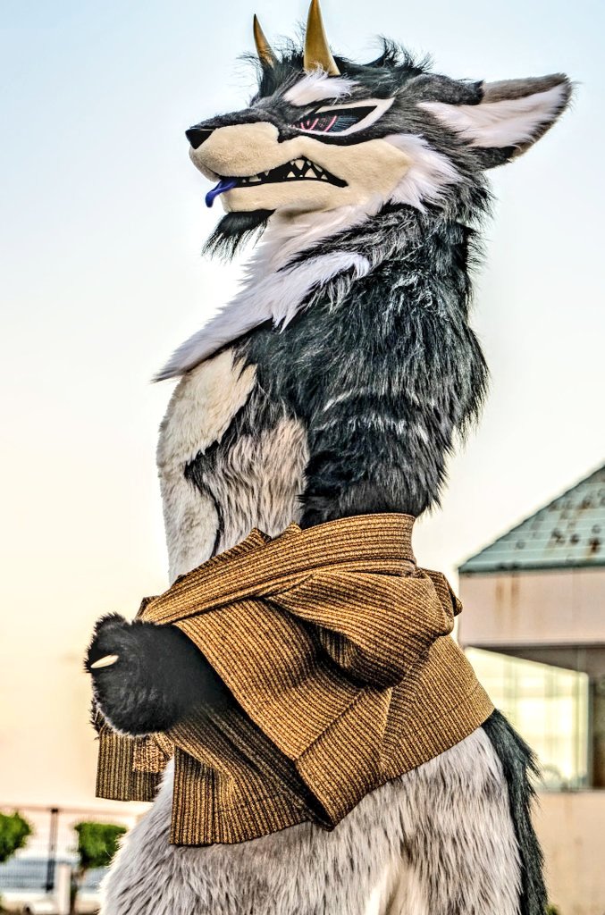 #FursuitFriday
暑いな…