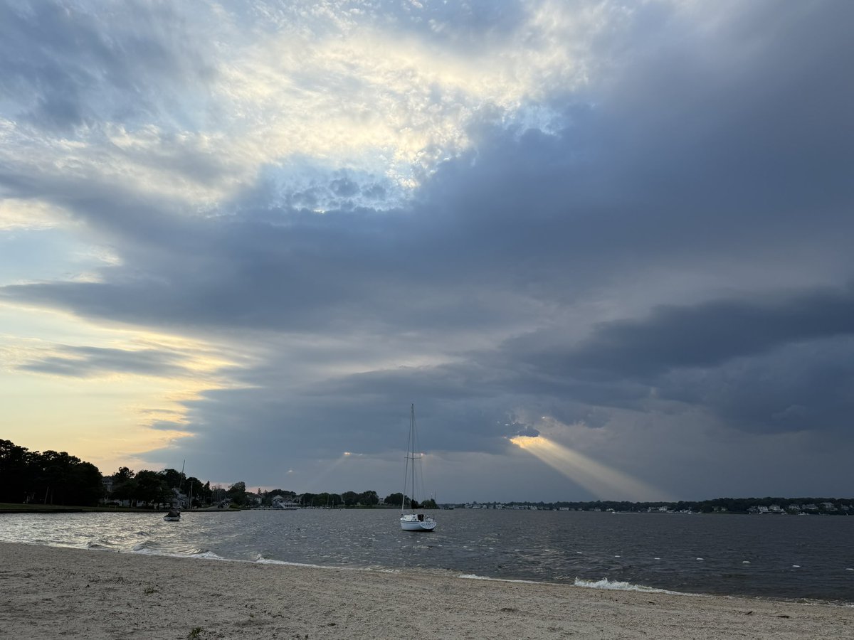 EthanKerr2003's tweet image. Successful outflow boundary intercept from Pine Beach, NJ with gusty winds, a small shelf cloud, beautiful skies, and refreshing temperatures