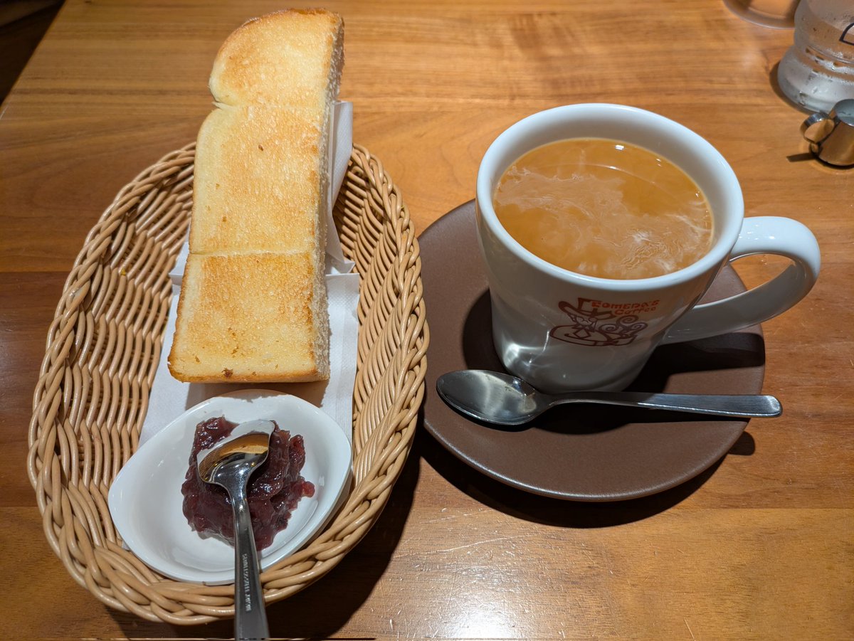 candoki's tweet image. コメダ珈琲のモーニング
期間限定の瀬戸内レモンも美味しい。
でも、小倉トーストにハマってる自分もいる今日この頃。