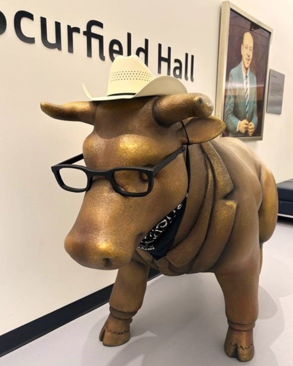Yahoo! Teddy’s got his cowboy hat on and he's headed to the Stampede grounds for some good ol’ honky tonk fun, enjoying a Skittle Dog, and taking a spin on the ferris wheel. Who’s ready to kick off Stampede week in style? 🤠👢🐮
