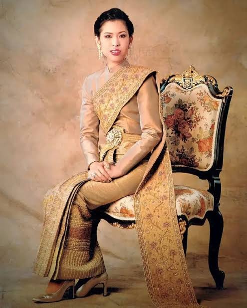 kendargon_fly9's tweet photo. ขอพระองค์ทรงพระเจริญ
#เรารักราชวงศ์จักรี https://t.co/0QbkmUzA3n
