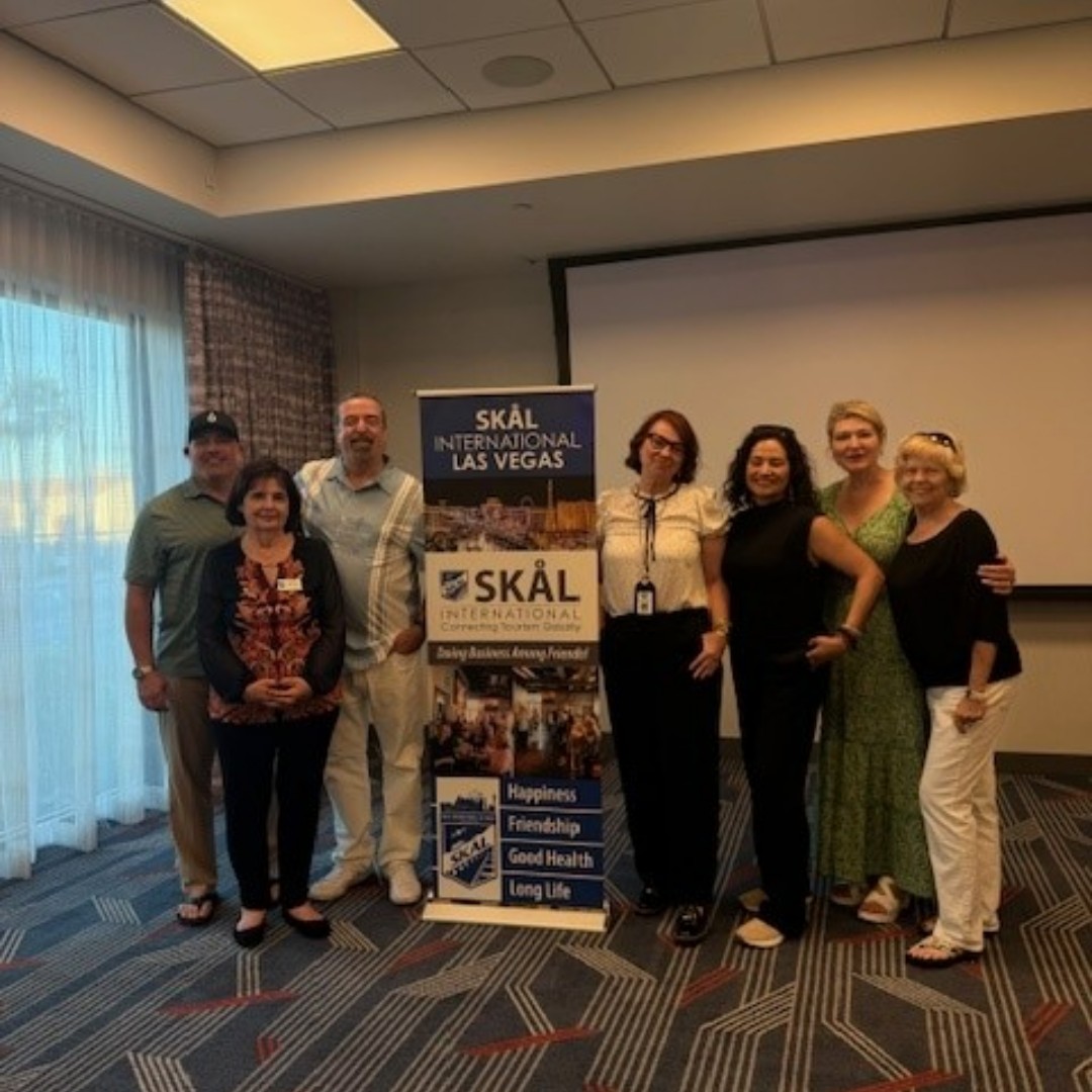 LVMPDSCAC's tweet image. Our Crime Prevention Specialist engaged with members of the hospitality industry, providing safety tips and information. Thank you, Skal, for hosting this event.