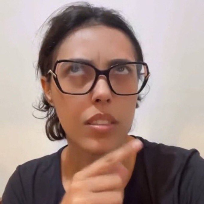 joaoocullen's tweet photo. gnt acho que me perdi aqui quando ela virou monja e fez voto de pobreza? https://t.co/7wv3Zzpbwd