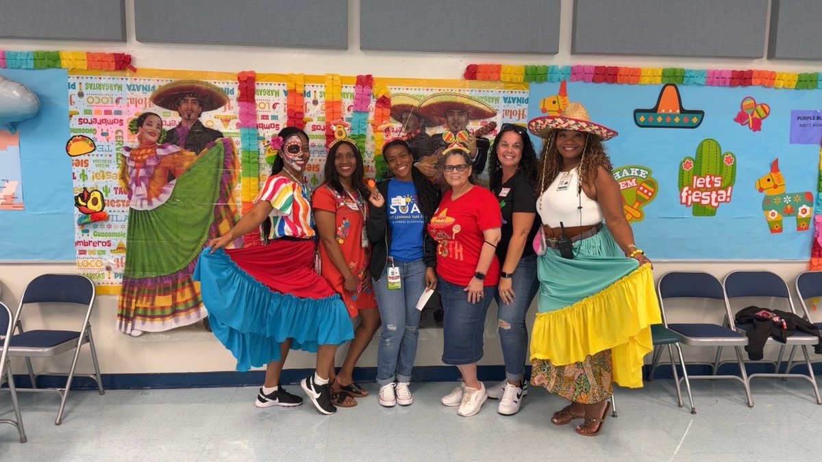 TammySmith79814's tweet photo. Our amazing intern principal and assistant principals helped lead the way as staff and students “traveled” to Mexico for our second SOAR Week! 🇲🇽✈️ #SOARWeek #GlobalLearning #TeamworkInAction @CypressOwls @BCPSNorthRegion @crucker73 https://t.co/GuaQwZ1UKK