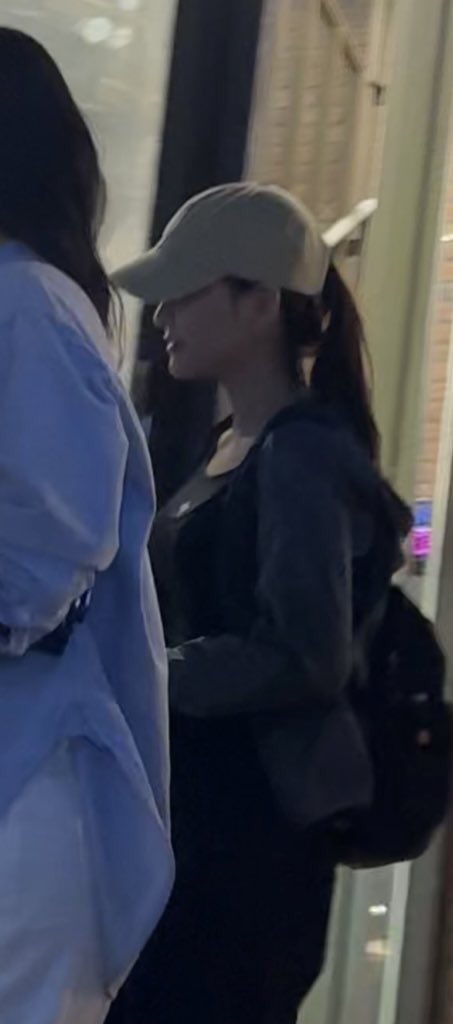 It’s so hard to stan an introvert ‘cause wdym we’re loosing our minds over 144p quality 😭😭😭

#ChungSubin #Subin #정수빈 #선의의경쟁