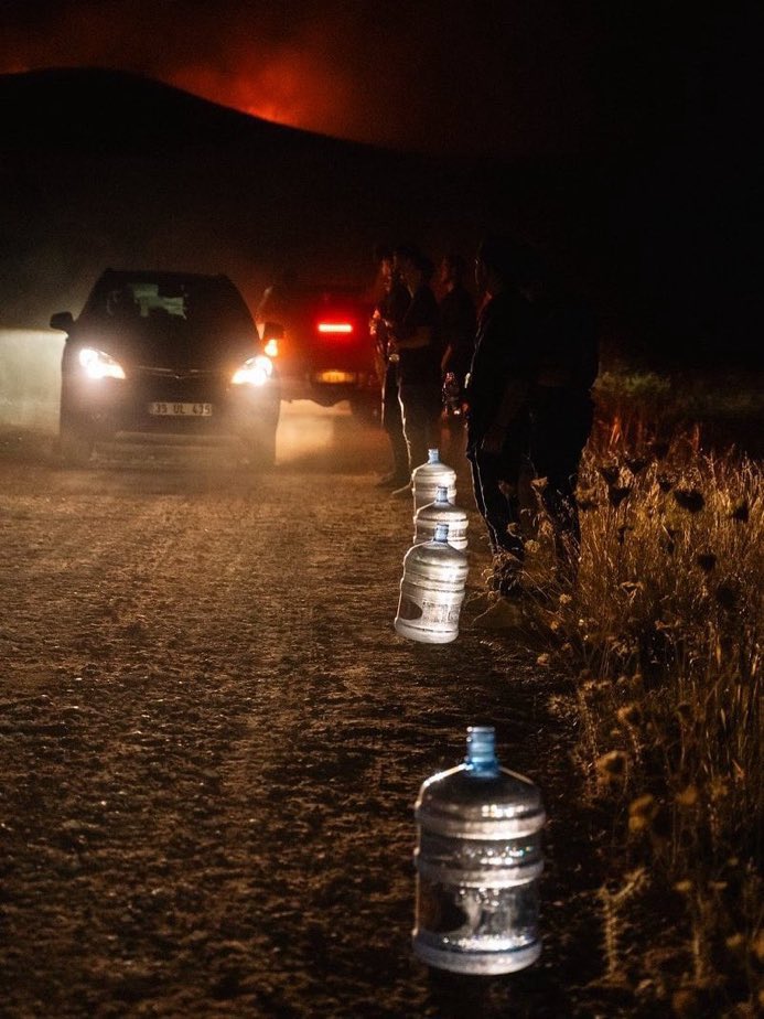 Damacanayla yangın söndüren bir halk devletsiz kalmış demektir. Öyle lafta büyük devletiz demekle olmuyor.