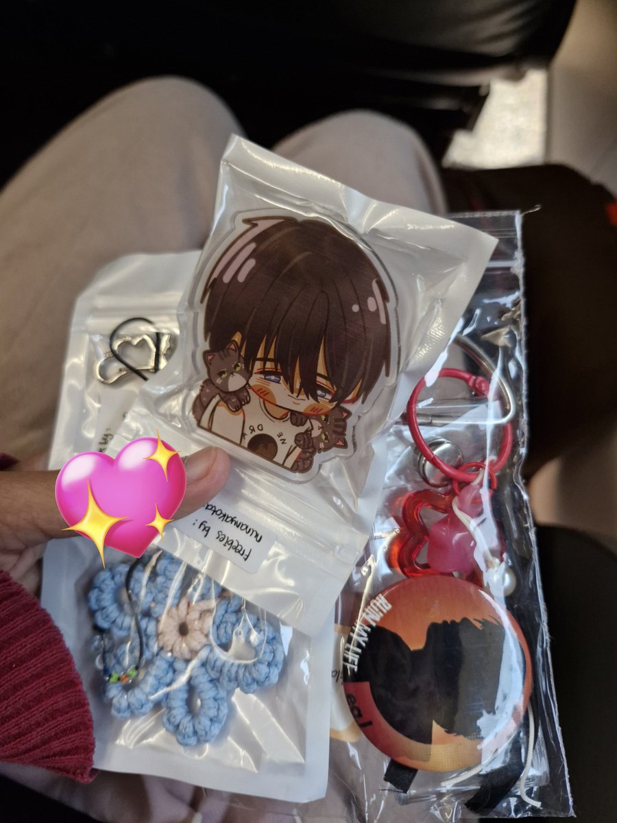 Berhasil mencegat fribisnya kak <a href="/nunanyakotaro/">it's naa🍉🫙</a> dan kak <a href="/Ncis_uncis/">Ncis</a> tencuu🥰