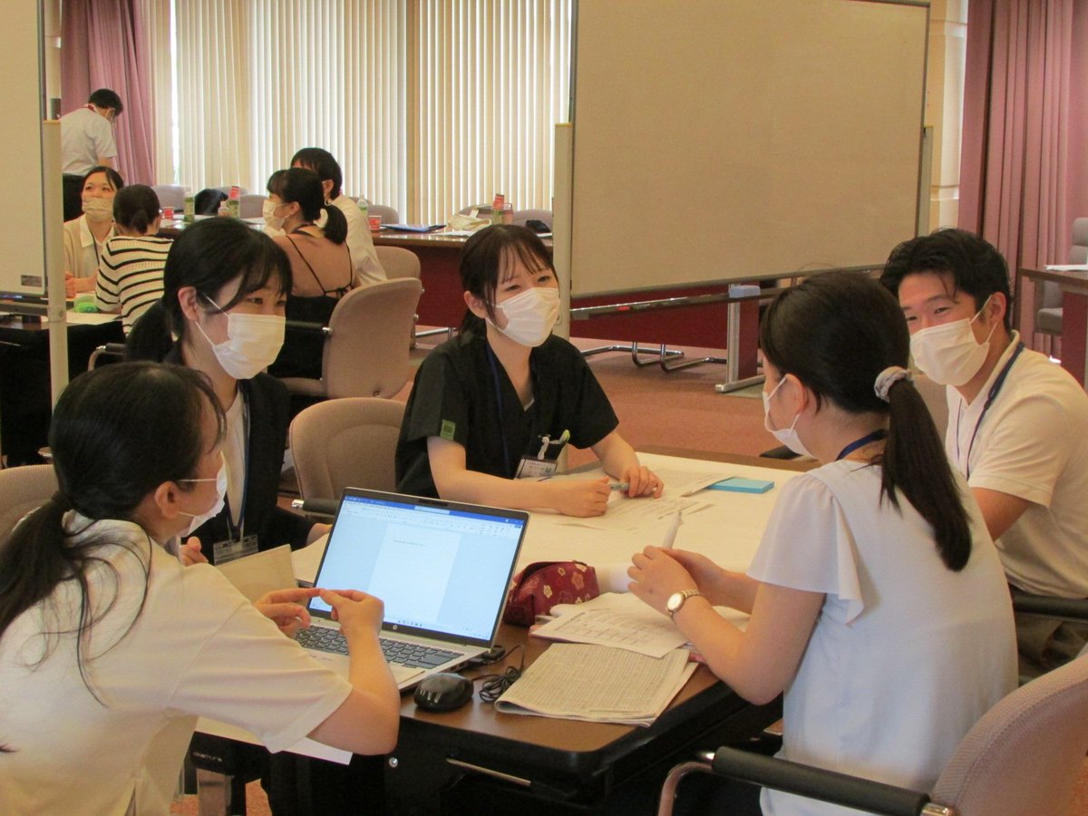 tokaihoku_NHO's tweet image. 6月26日~27日に東海北陸グループ内で採用された#新人薬剤師 向けに研修を行いました🌟ホームページには研修の模様だけでなく、当日参加した新人インタビューや、エキスパート薬剤師インタビューも後日掲載予定です！
#東海北陸グループ #国立病院機構 #病院薬剤師 #新人薬剤師 #エキスパート薬剤師