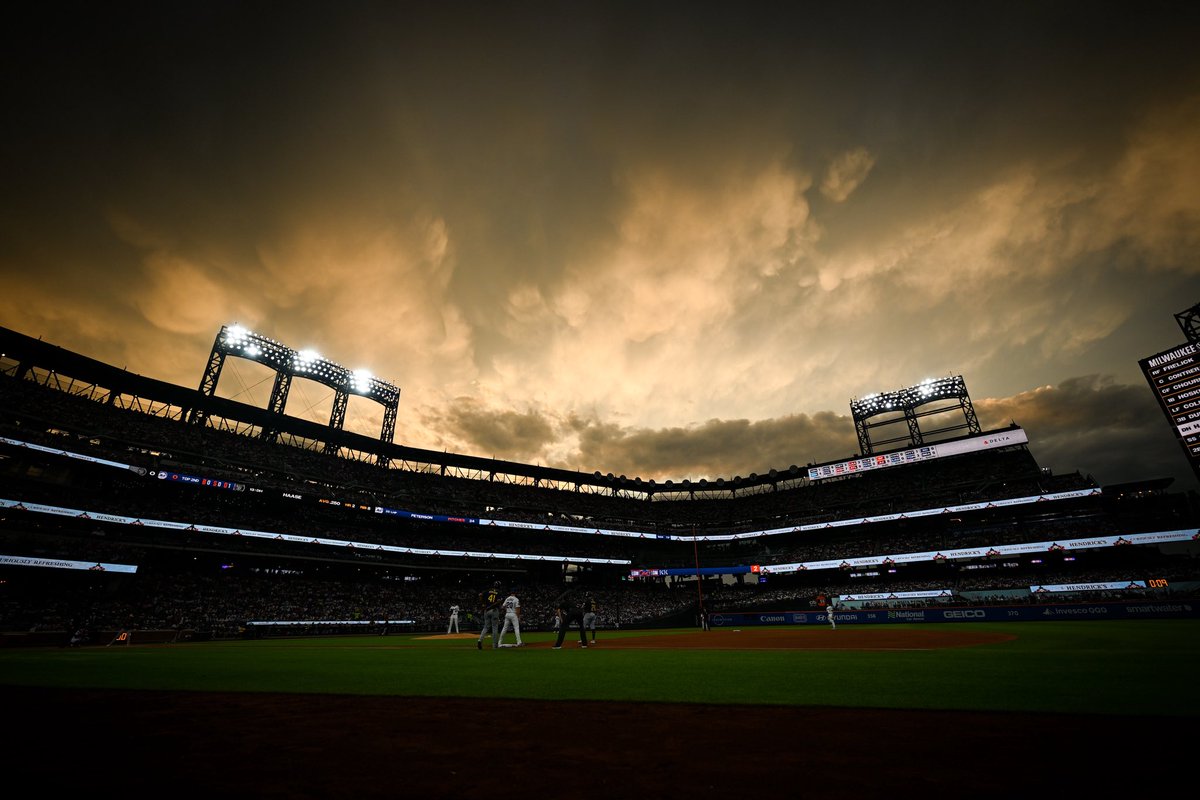 Mets's tweet photo. Those @CitiField skies >>> https://t.co/FbC5y3T3LK