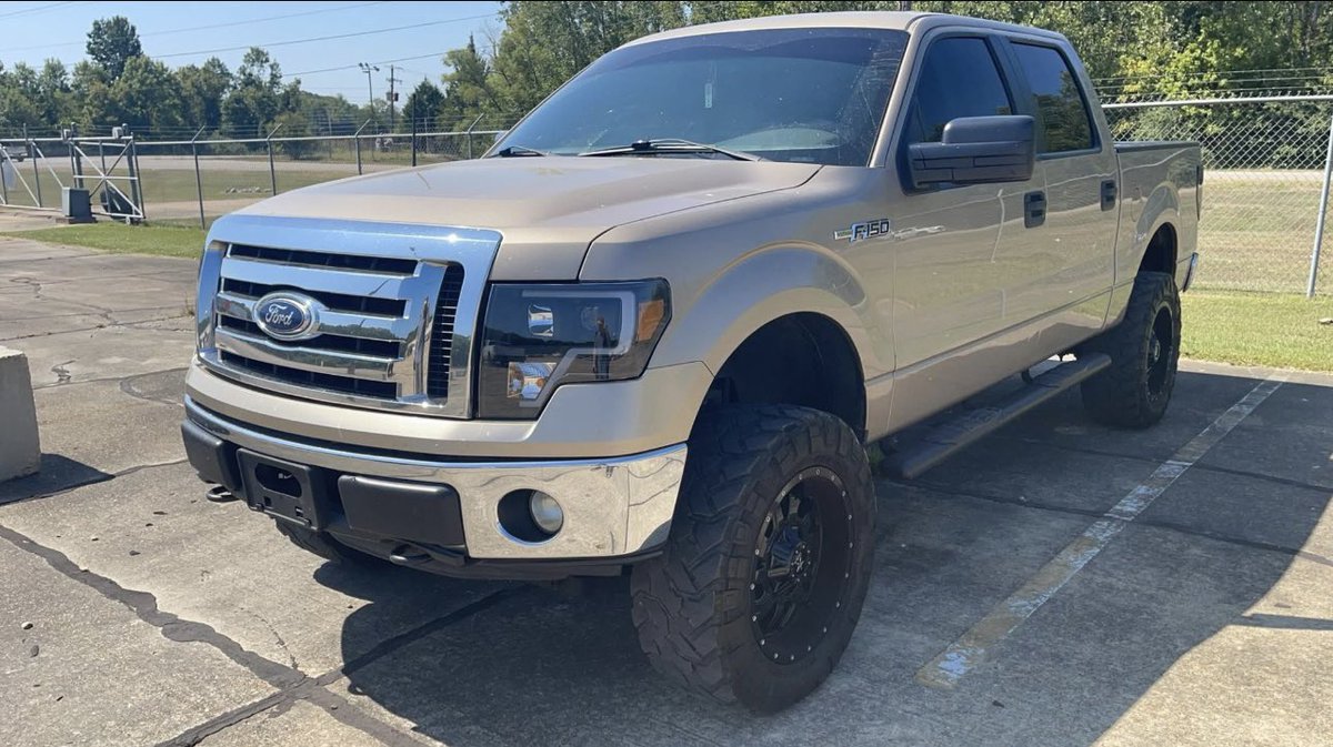 RealViktoriaJam's tweet photo. How did you all like this ford? 😋
#FordLovers #BuiltFordTough #FordLife #FordF150 #F150Nation #LiftedF150 #TruckLife #F150Addicts #CarLovers #TruckNation #ModifiedCars #CustomTruck #OffRoadBeast #CarCulture #FordPerformance #F150Gang #AutoAddicts #RideOrDie #TruckPorn #FordFam https://t.co/vfD9APzCtP