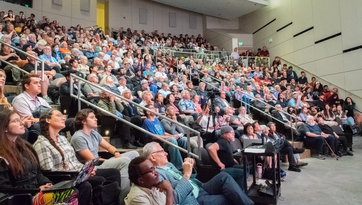 KIPAC1's tweet image. Over 600 people showed up at Hewlett to hear from KIPAC scientists about @VRubinObs at our special public lecture event on Tuesday! The full event is now on YouTube in case you missed it: youtube.com/live/9R9lIkQ74…