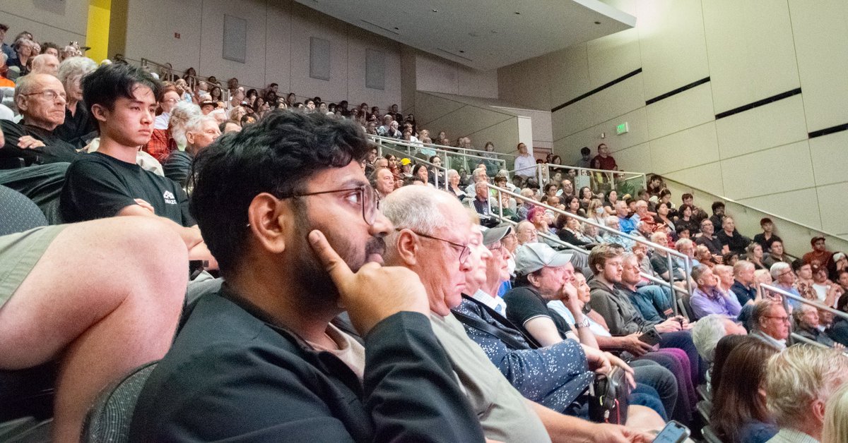 KIPAC1's tweet image. Over 600 people showed up at Hewlett to hear from KIPAC scientists about @VRubinObs at our special public lecture event on Tuesday! The full event is now on YouTube in case you missed it: youtube.com/live/9R9lIkQ74…