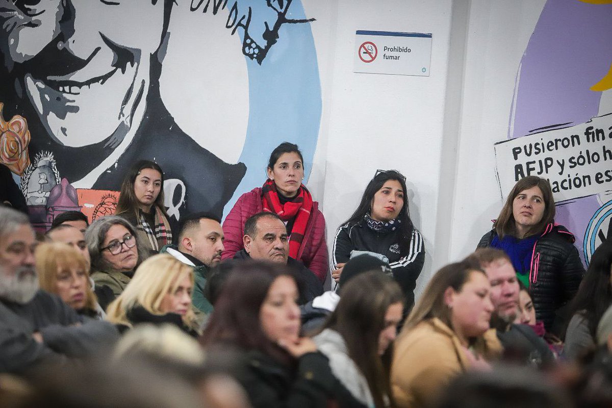 mayrasmendoza's tweet image. La militancia de #Quilmes se organiza en defensa de nuestra compañera @evamieri, de todos los presos políticos del régimen de @JMilei, que nos empobrece, y contra la justicia mafiosa y corrupta.

Si el presidente y su banda piensan que con sus ataques nos van a amedrentar, se…