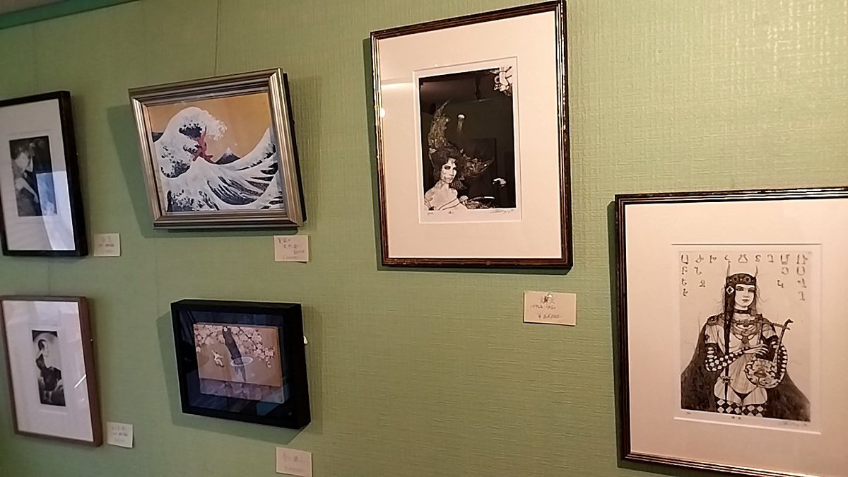 rikishimen's tweet photo. マロン・フラヌールと仲間達の展覧会です。ぜひご覧ください。
#ゴールデン街
#flapper 
#新宿
#Bar 
#art 
#sake https://t.co/lsSyaMC2E4
