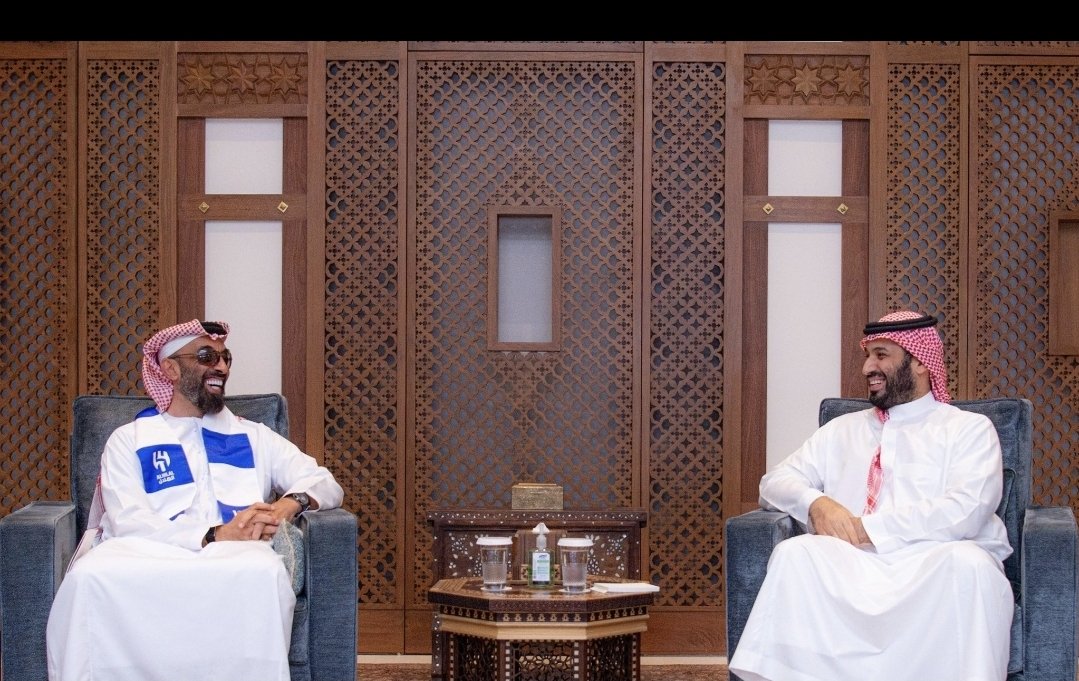 Alwaleed_Talal's tweet image. حضور ممثل الوطن 🇸🇦 💚:
 الهلال السعودي🇸🇦البطل💙
عند اخي ولي العهد 💚 🇸🇦

دمت اخي الشيخ طحنون🇦🇪🇸🇦
مانشستر سيتي💙🤝الهلال💙

بصراحة اول من قام بتهنئتي بفوز
الهلال هو اخي وصديقي خلدون
المبارك رئيس مانشستر سيتي🤝