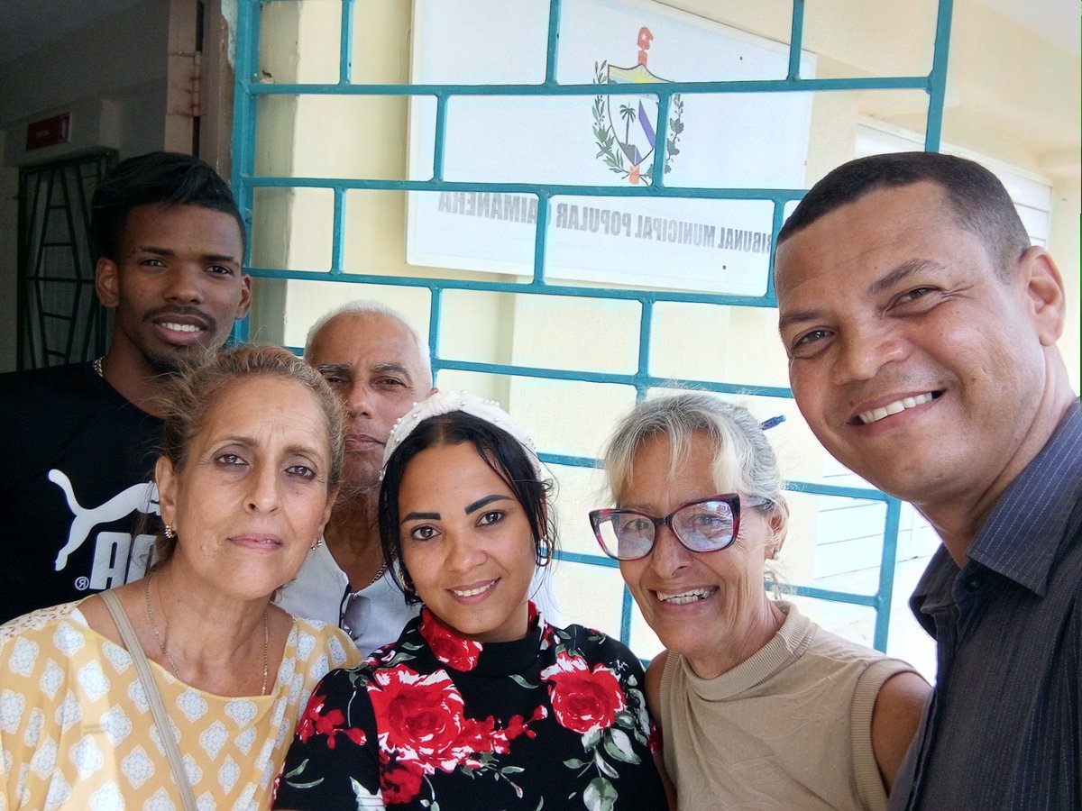 RolandoArocheP's tweet photo. De recorrido por el TMP de #NicetoPérez y la sección #Caimanera, constatamos gente noble, preocupados por calidad de la actividad judicial y todas las transformaciones procesales propusieron soluciones propias de mucho valor. 
#NiUnPasoAtrás 
#SePuedeMuchoJuntos
 🇨🇺⚖️🇨🇺⚖️🇨🇺⚖️ https://t.co/BEIM66PcNE