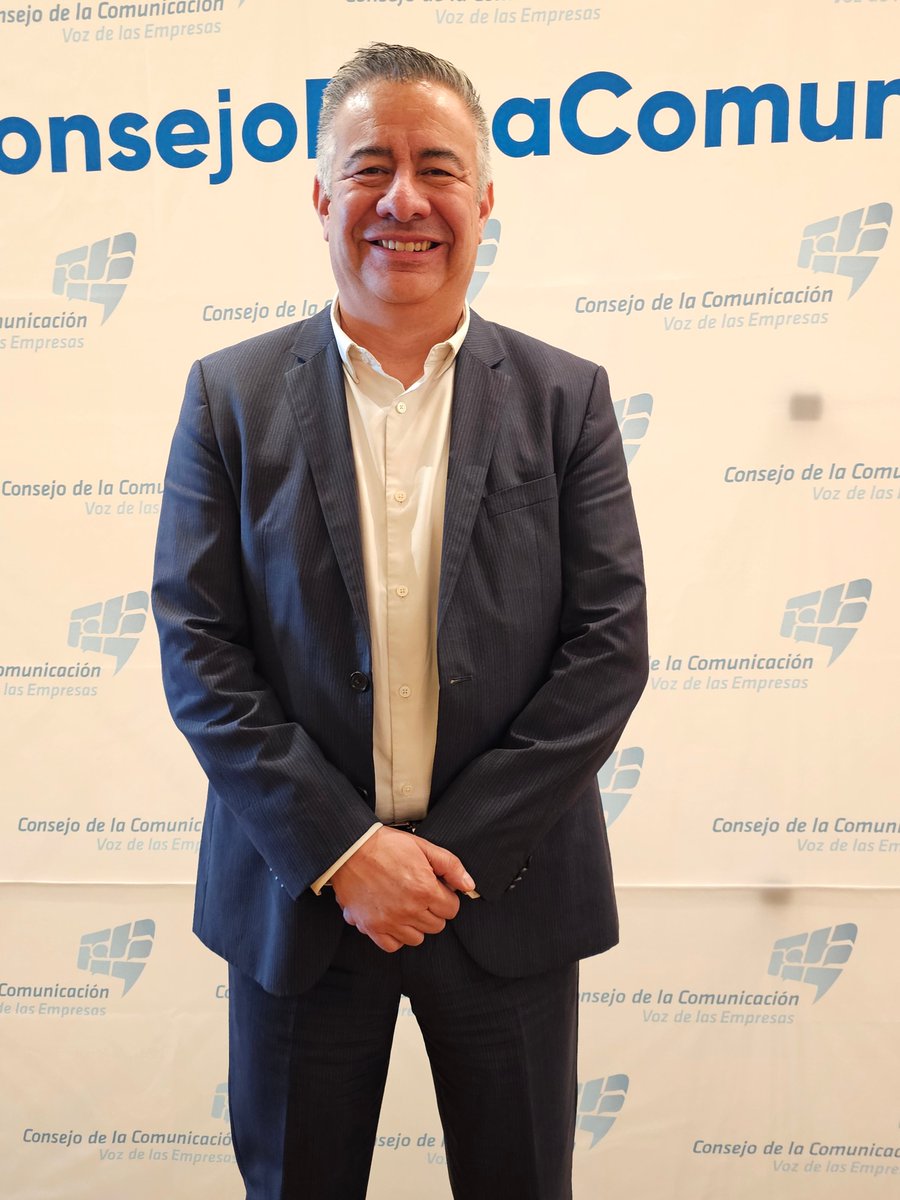 ConsejoCC's tweet photo. Su apoyo y esfuerzo representa gran valor para seguir construyendo un México mejor.
@RaulFerraezP , Pdte. de la Alianza Disruptiva de Influencia Digital, Jorge Esteve Recolons, Pdte. del @CNAgropecuario ,  @grichaud, Dir. Gral. de @IABMexico,   Sonia Garza Pdta. de la @AMMJE . https://t.co/bx0dx7IFAQ
