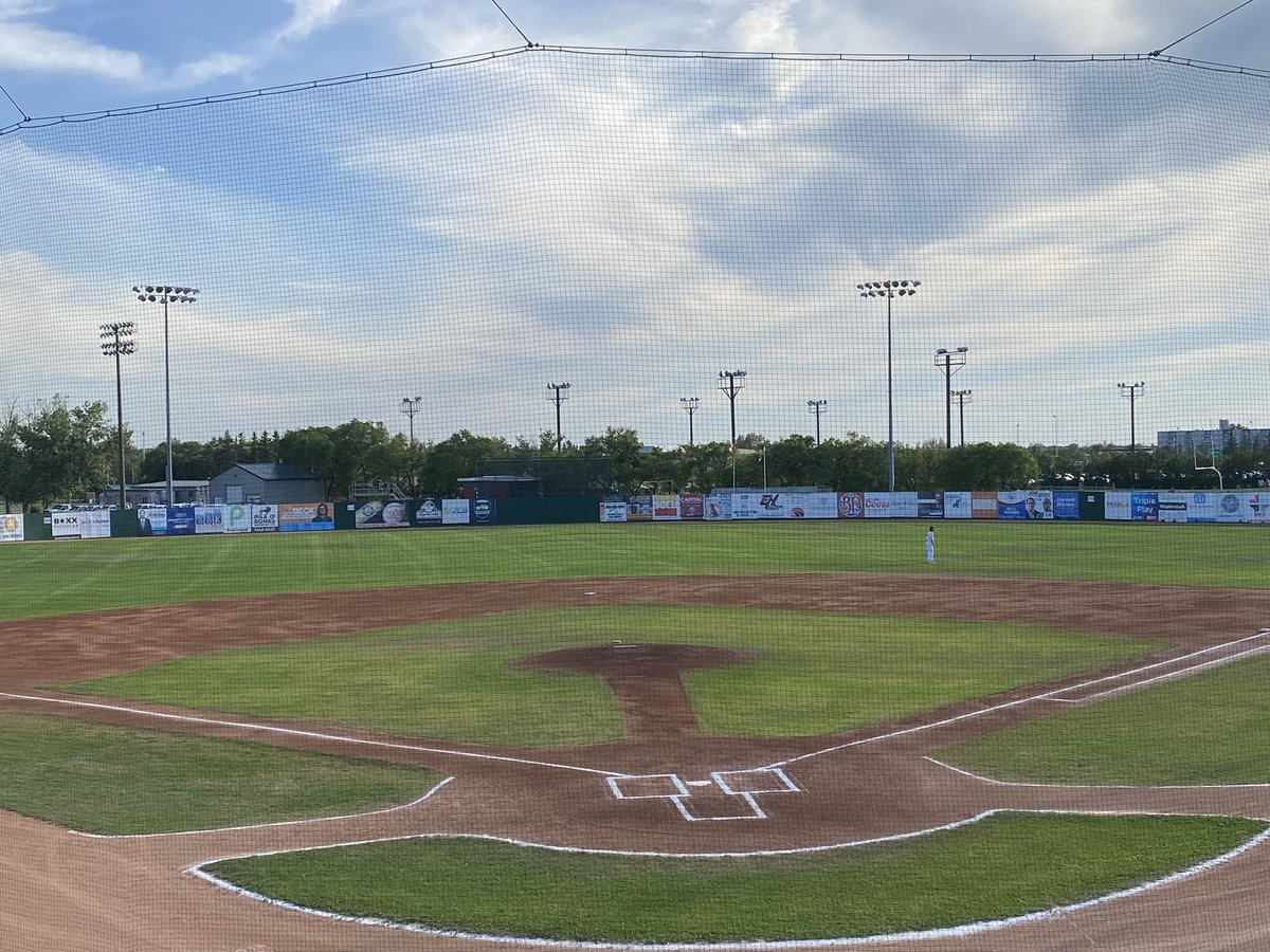 Beautiful night for baseball! <a href="/ReginaRedSox/">Regina Red Sox</a> <a href="/mjmillers/">mjmillers</a>