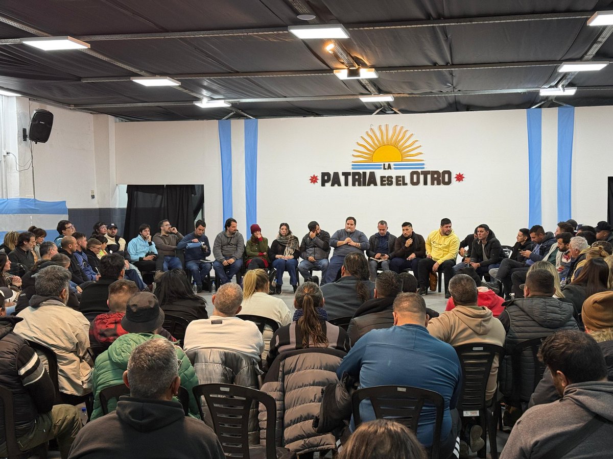 patriaeselotrok's tweet image. 🔆🇦🇷 La esperanza se construye en forma colectiva y con organizacion.
Compañeros y compañeras de los ámbitos de Organización, Salud y Comunicación de La Patria es el Otro se reunieron en nuestra sede provincial. Seguimos consolidando tareas de cara a las próximas actividades de…