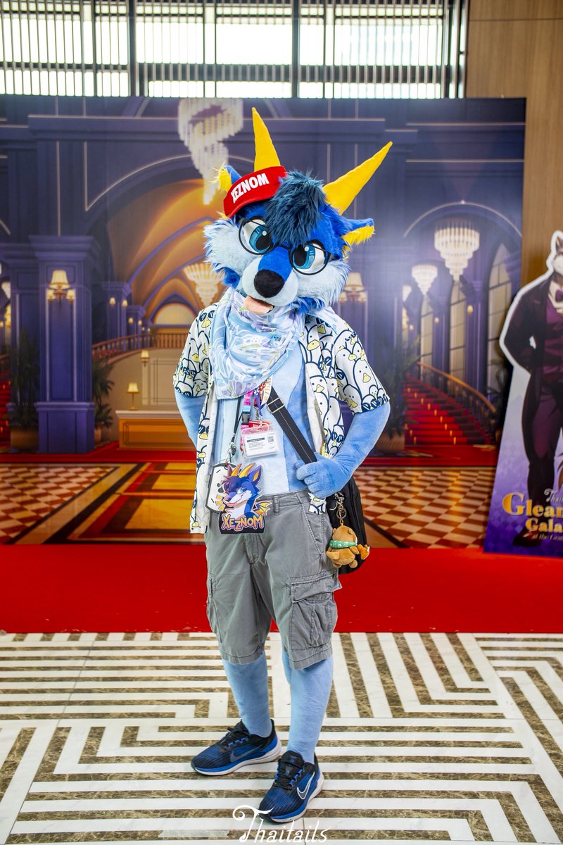 I’ve arrived at my holiday destination hotel :D 
Why is everyone dressing so fancy around here :,D

#FursuitFriday