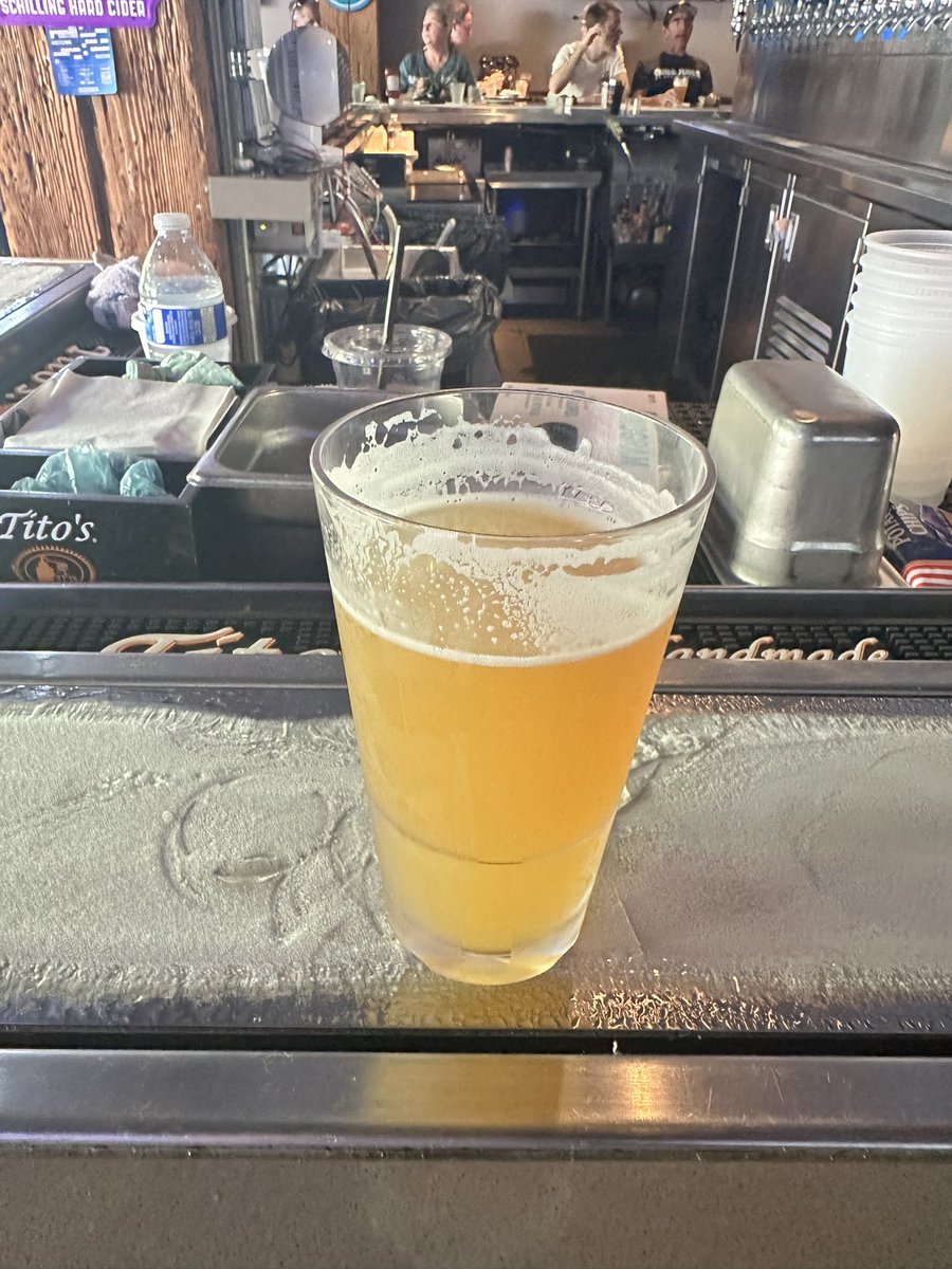 A little pregame beer at the Pressbox  <a href="/seapinebrewing/">Seapine Brewing</a> Citra single hop. #gomariners