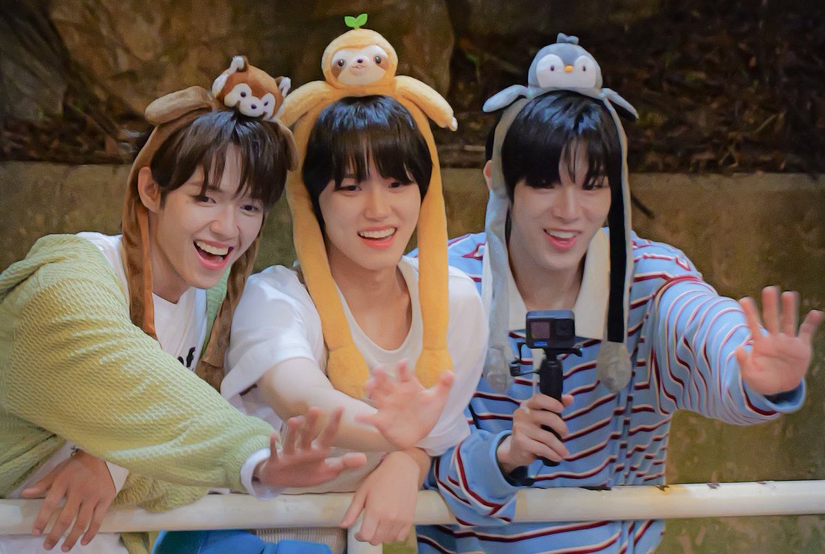 i love you three~ thank you for debuting together my og trio 🥺❤️‍🩹