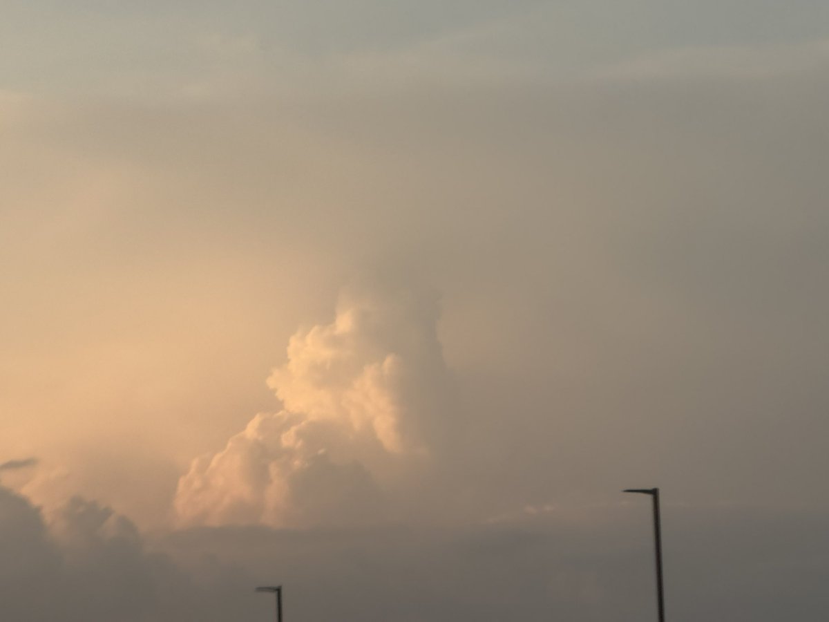 Puck_Wx's tweet image. Looking north from Vandalia, Ohio and see this beaut up near Wapokenta. #ohwx