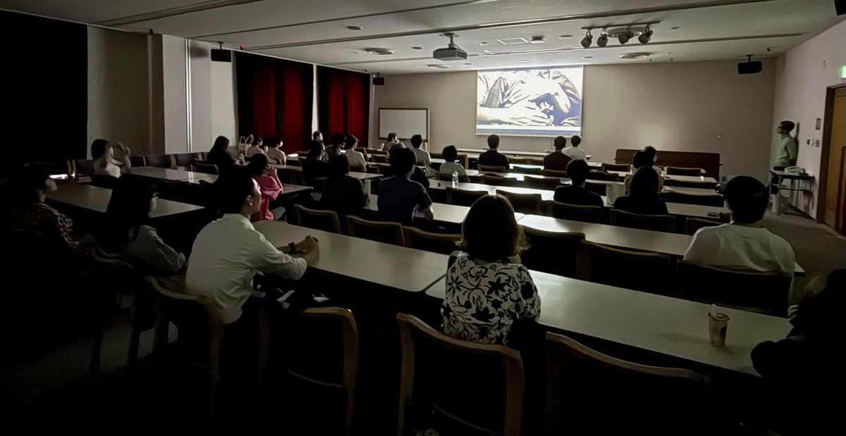 Un honor poder dar difusión de la vida y obra de nuestra Premio Nobel de Literatura, Gabriela Mistral, entre el alumnado y cuerpo docente de la Universidad de Waseda, a través del documental de María Elena Wood, “Locas Mujeres”.