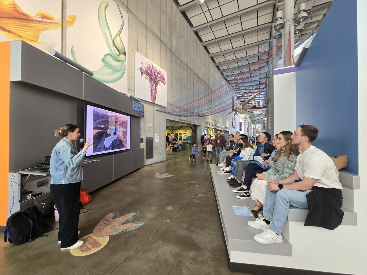 KIPAC1's tweet image. We had a great time talking to members of the public @calacademy this past weekend about how @VRubinObs is going to transform cosmology over the next decade! Sign up for our mailing list to hear about future events: bit.ly/KIPAC_outreach