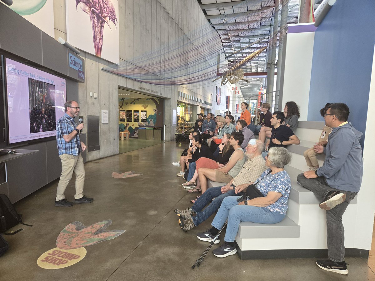 KIPAC1's tweet image. We had a great time talking to members of the public @calacademy this past weekend about how @VRubinObs is going to transform cosmology over the next decade! Sign up for our mailing list to hear about future events: bit.ly/KIPAC_outreach