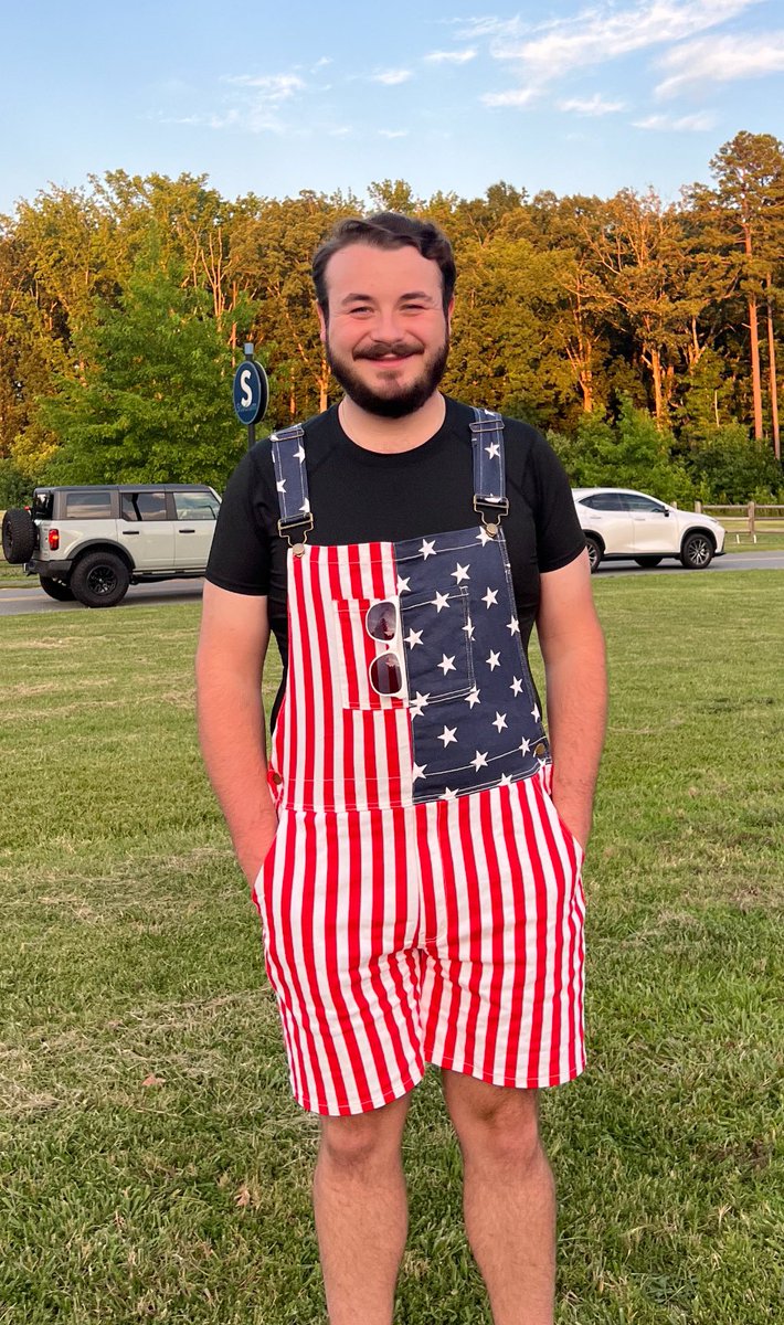 KenMcCool1's tweet image. Being festive for the 4th of July festivities in Matthews! My love for our country is what makes me strive to make it better. 🇺🇸