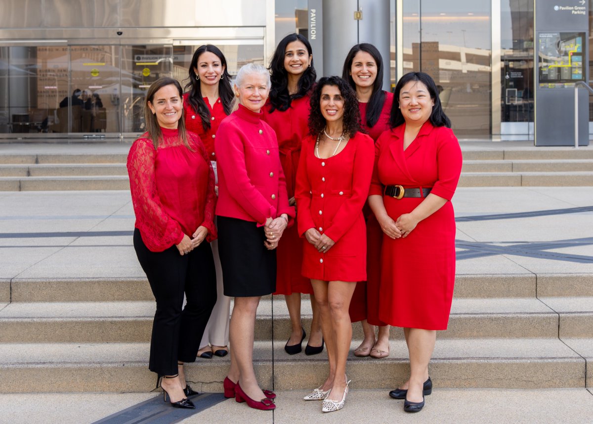 YulithRoca's tweet photo. Had an amazing year at @WomensHeartCS. There aren’t words to express my gratitude for the teaching, kindness and generous support of my mentors @Baireymerz, @DrMarthaGulati @AnaIribarren10  and @JanetWeiMD. Missing @Deeksha_a94 @PaulinaSkaff @sorayasultan https://t.co/uiDXIJNa9N