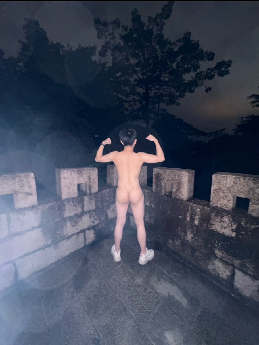 爬山爬到山顶 怎么有个野人……