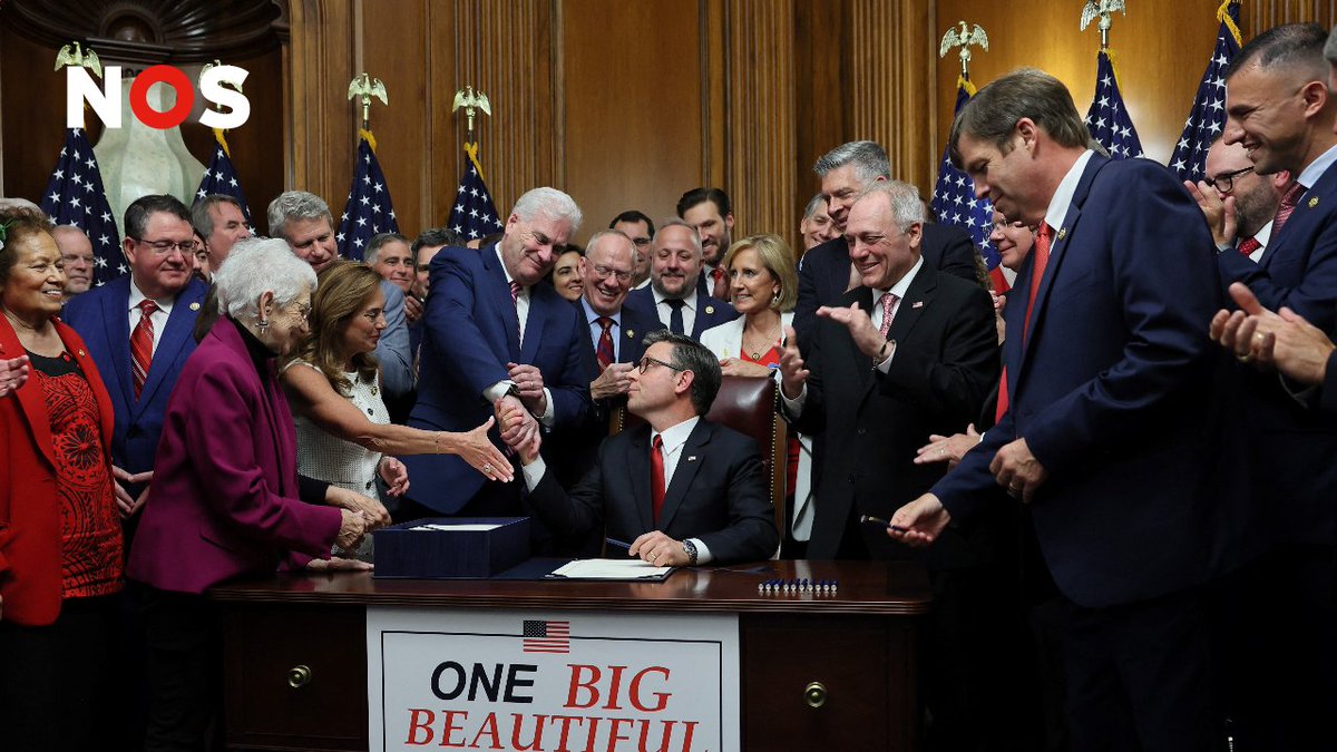 NOS Radio 1 Journaal (@nosradio1) on Twitter photo Goedemorgen,
Een grote overwinning voor de Amerikaanse president Trump. Zijn 'Big Beautiful Bill' is door het Huis van Afgevaardigden. Correspondent Sjoerd den Daas legt uit wat Trump met deze wet kan #r1jn
💬NPO Luister-app r1jn@nos.nl
📻nporadio1.nl/live Goedemorgen,
Een grote overwinning voor de Amerikaanse president Trump. Zijn 'Big Beautiful Bill' is door het Huis van Afgevaardigden. Correspondent Sjoerd den Daas legt uit wat Trump met deze wet kan #r1jn
💬NPO Luister-app r1jn@nos.nl
📻nporadio1.nl/live